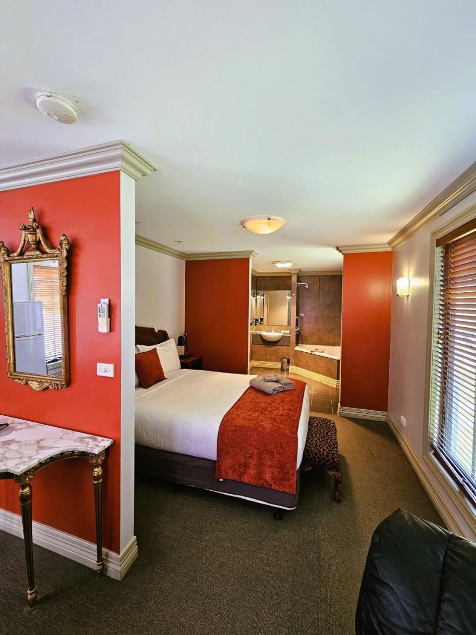 The Camperdown Mill Aparthotel Buitenkant foto